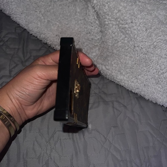 iPhone 11 pro case - Picture 4 of 5